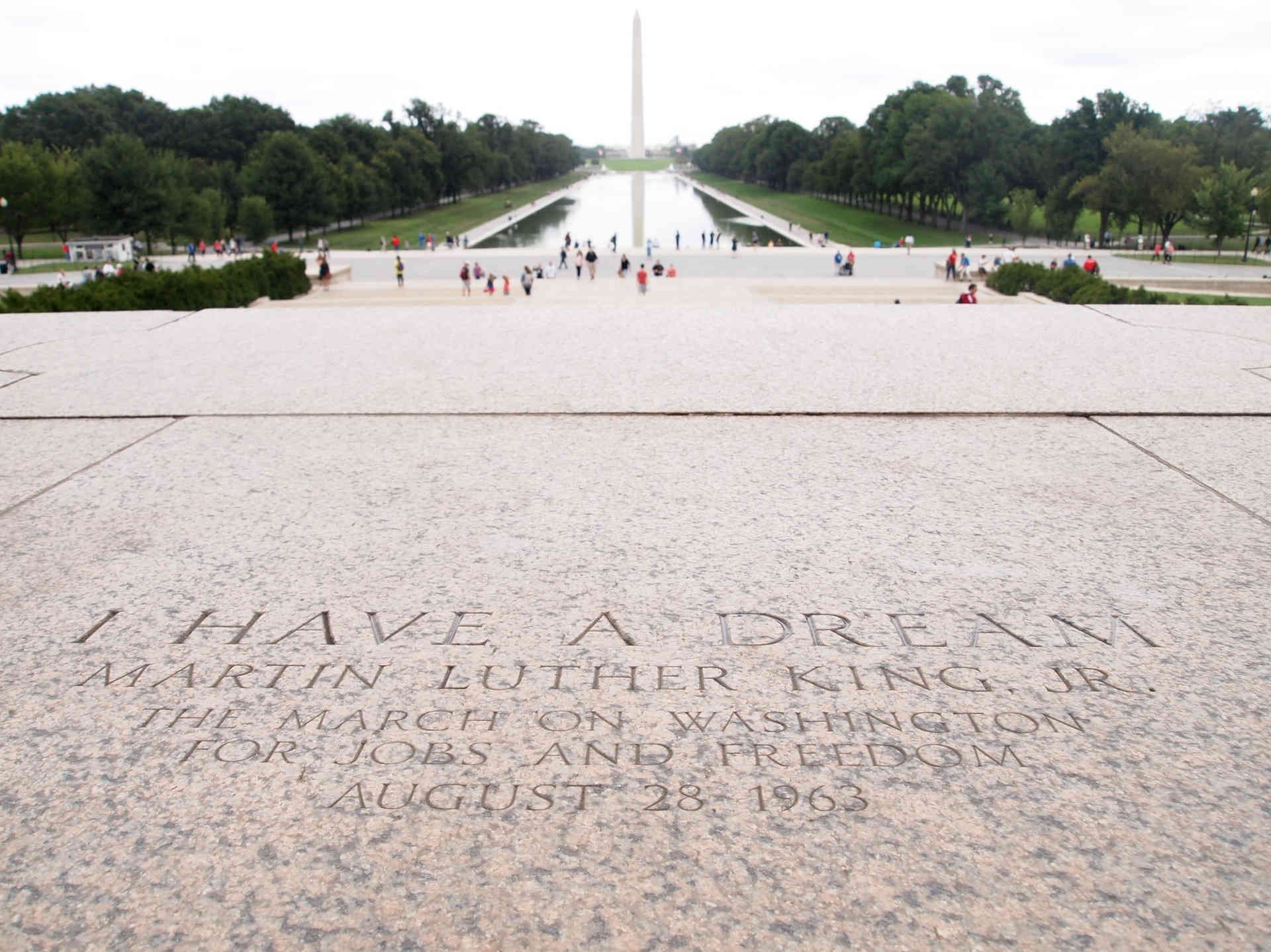pavimento con incisa una frase di Martin Luther King
