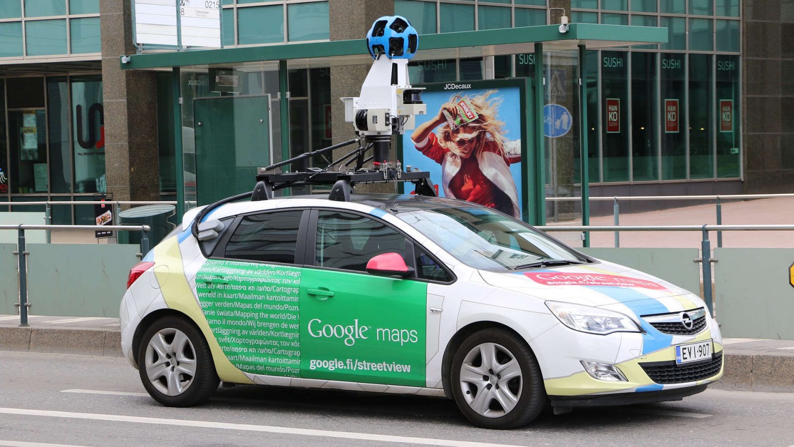 google-car-per-strada