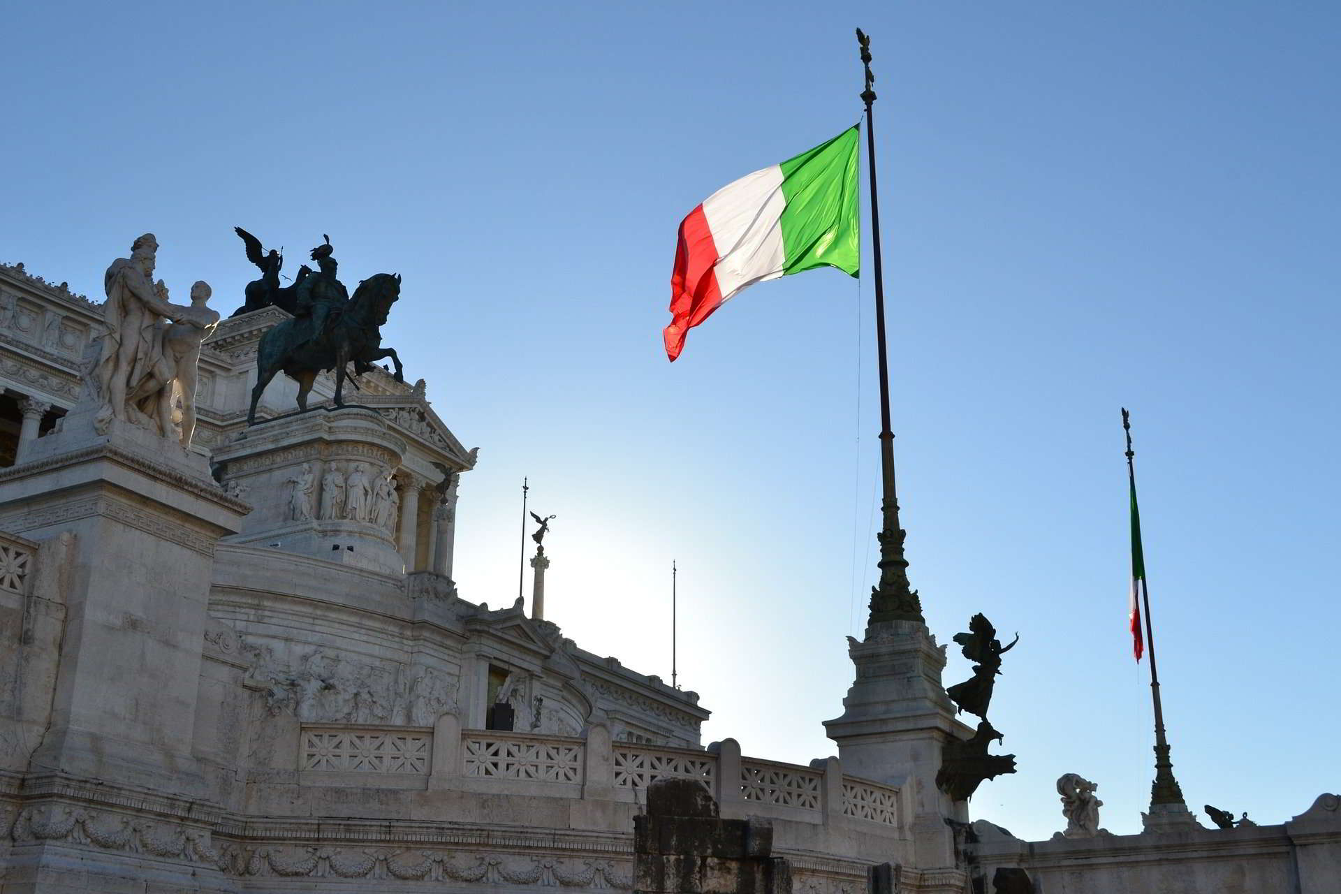bandiera italiana a roma