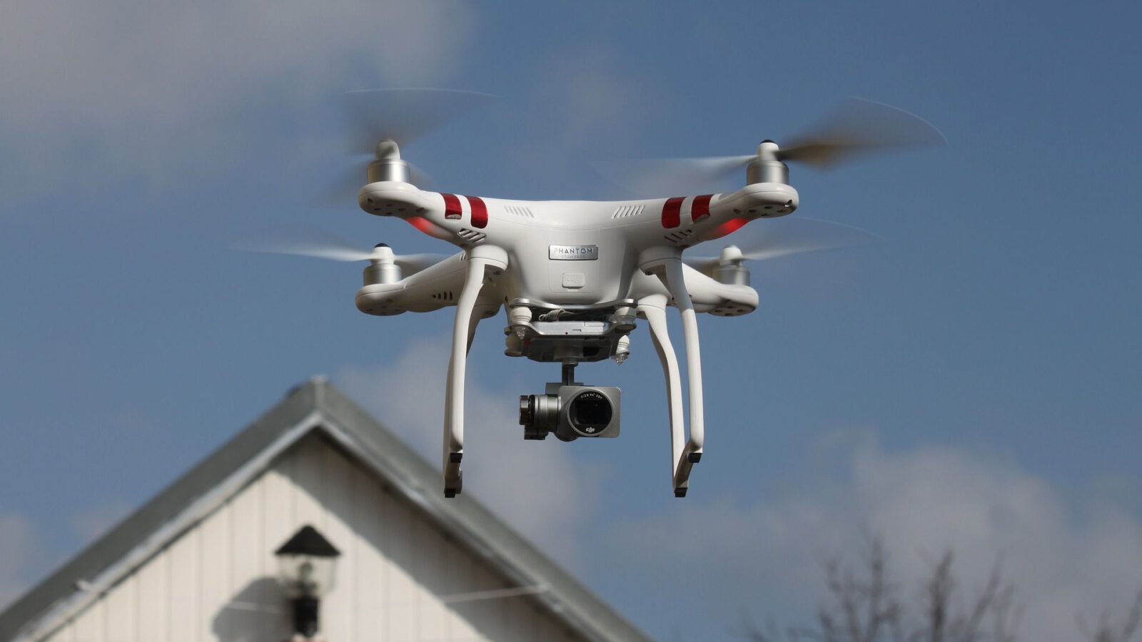 drone su città